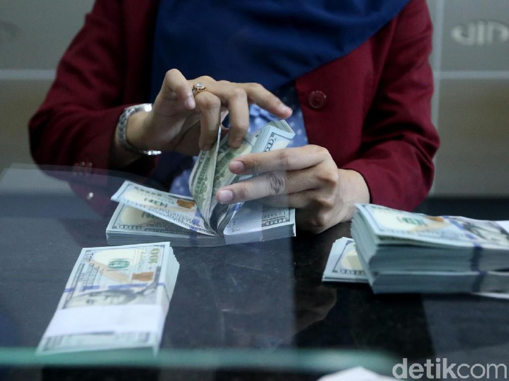 Dolar AS Loyo ke Rp 14.058